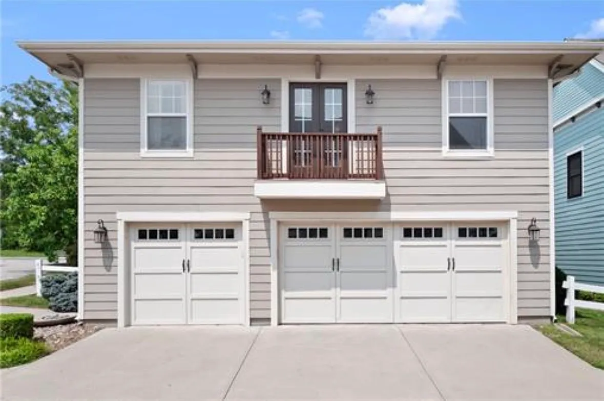 1 bed, 700 sqft, $1,285 — Photo 1