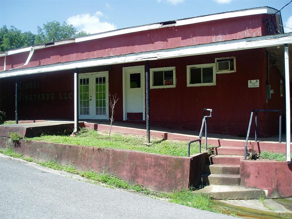 2nd image of 340 W Davis Ave