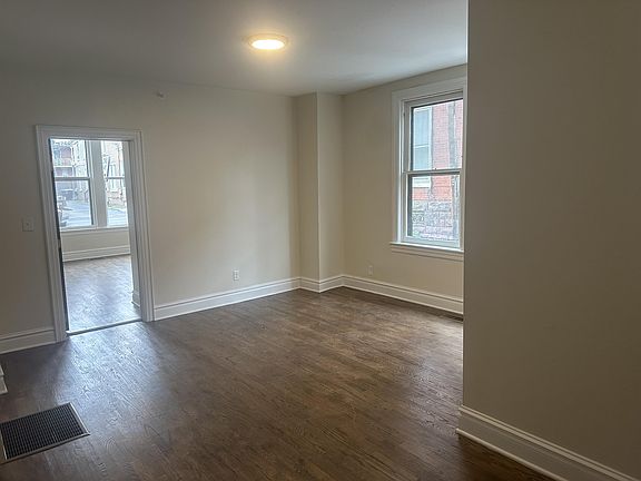 4th image of 920-922 N 2nd St #11049128