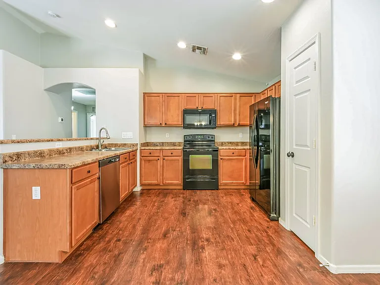 3854 W Carlos Ln — Photo 7