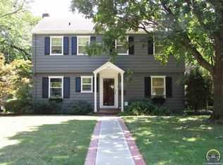 3101 SW Canterbury Ln, Topeka, KS 66604