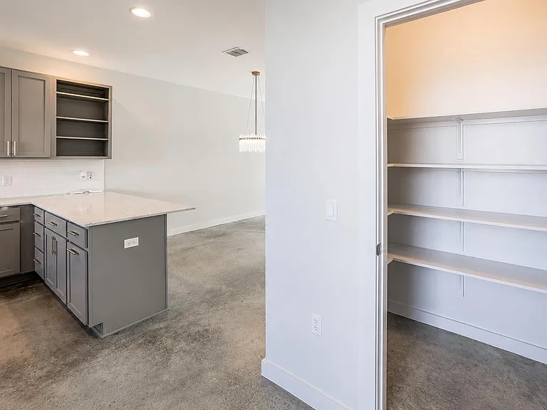 801 N Bluff Dr #40 — Photo 7