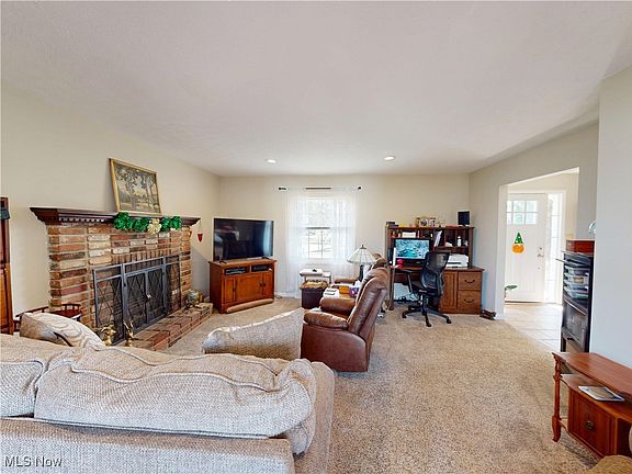 4th image of 6727 Hickory Hill Dr