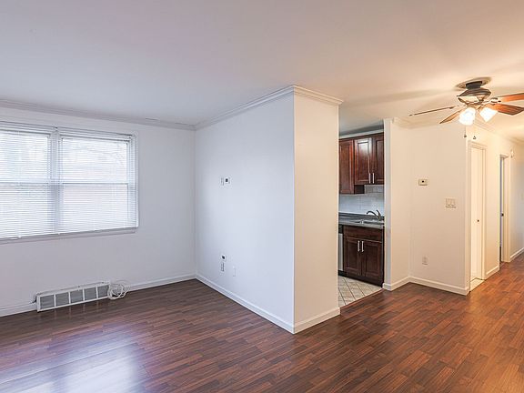 5th image of 4415 Falls Bridge Dr Unit G