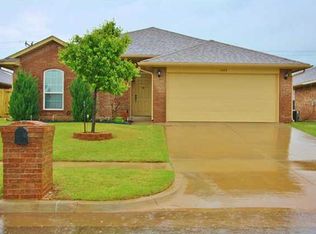 1009 Desert Trl, Yukon, OK 73099