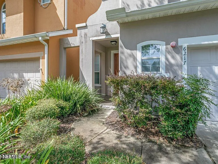 6217 Eclipse Cir — Photo 33