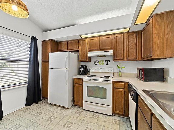 4th image of 11637 Shilpa Ct