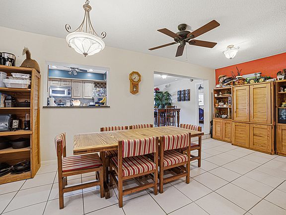 5th image of 1009 NE 18th Street