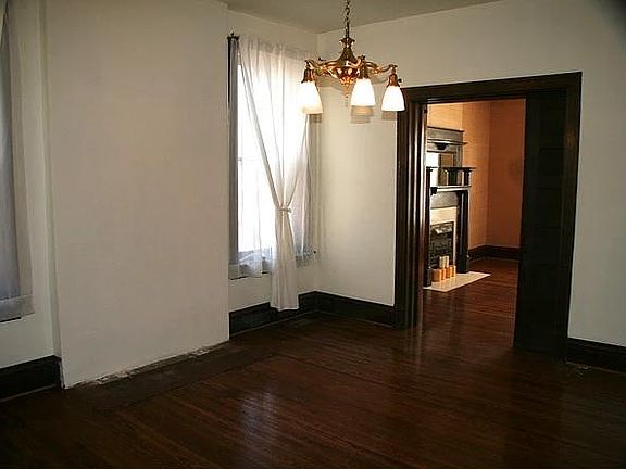 3rd image of 3901 Magnolia Ave