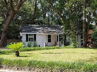 101 3rd St, Niceville, FL 32578