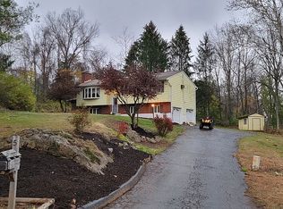 5 Brook Ln, Hopewell Junction, NY 12533