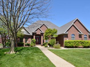 6 Strawberry Rd, Bloomington, IL 61704