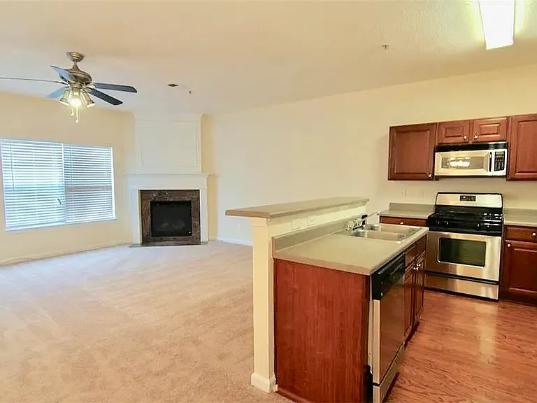 246 Azalea Cir — Photo 2