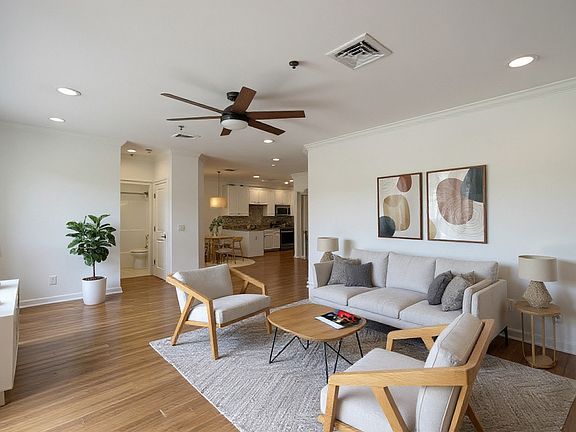 5th image of 1010 16th Ave S Unit 301