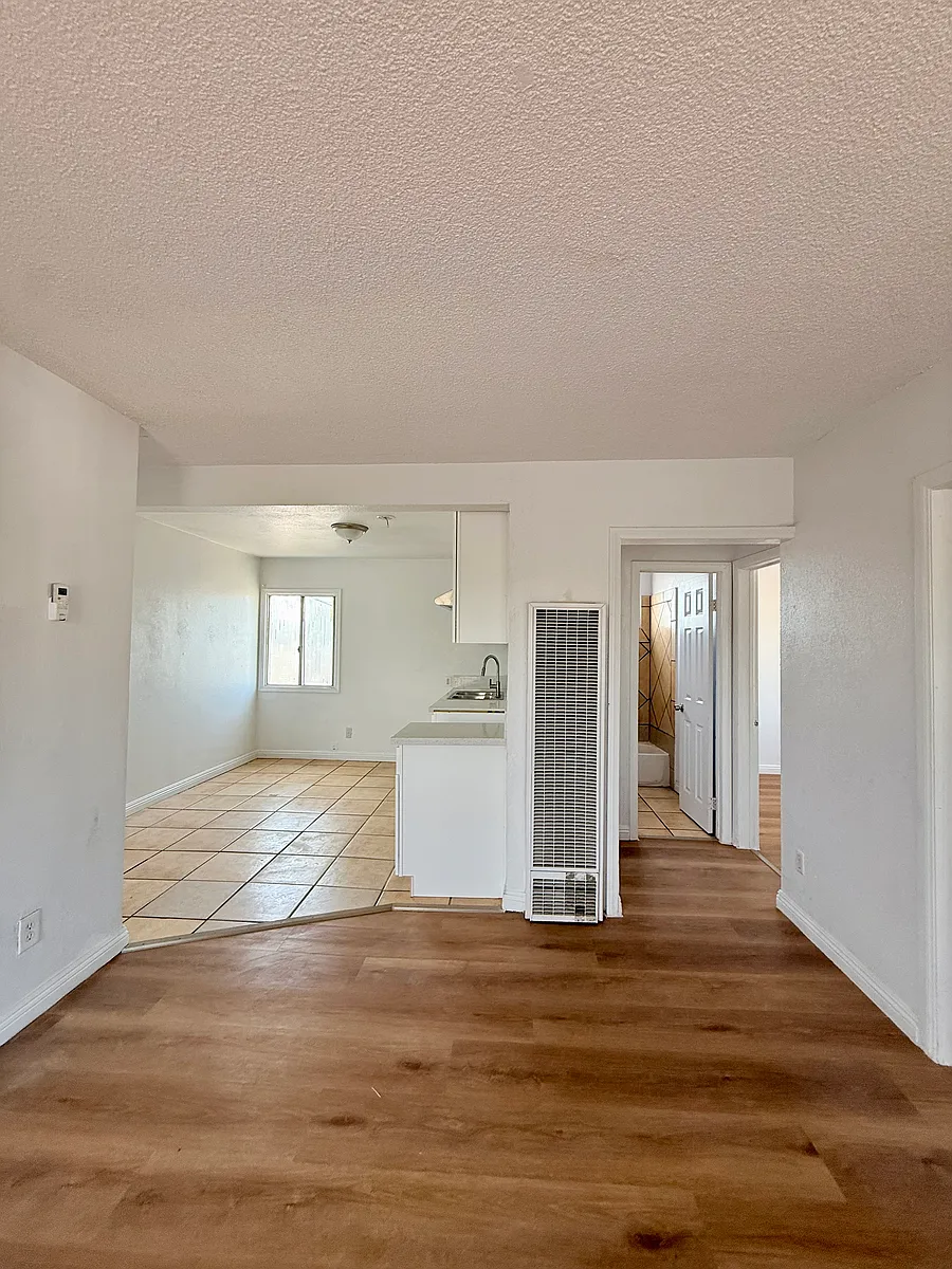 Building Photo - 124 W 95th St #1/4