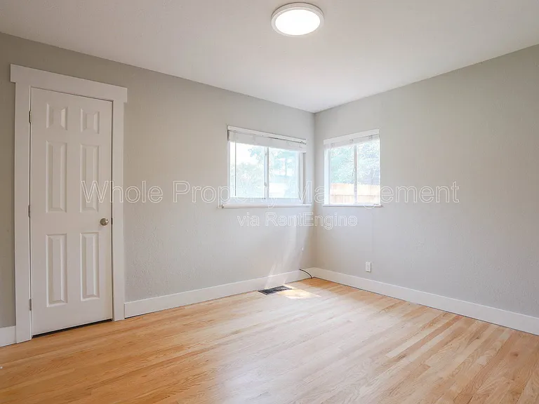 1939 Verbena St — Photo 16
