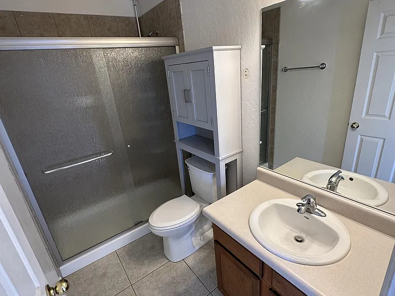 1405 E Mackenzie Dr — Photo 5
