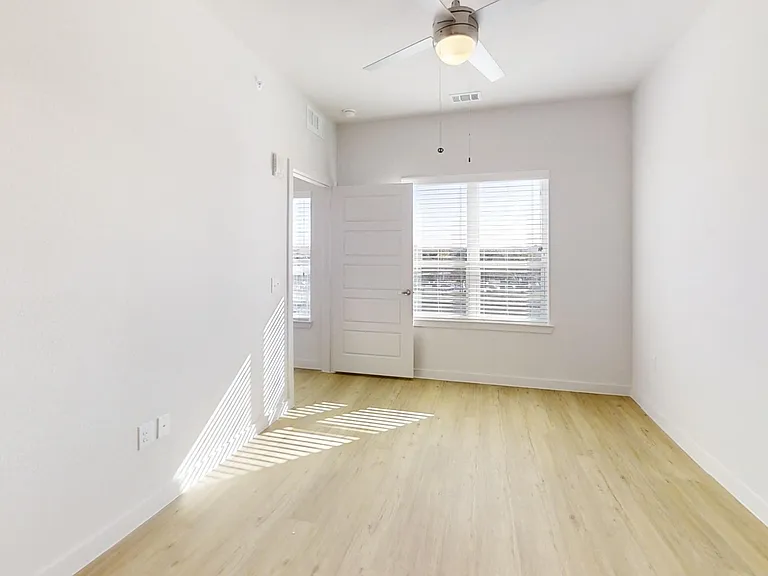 Park South — Photo 171