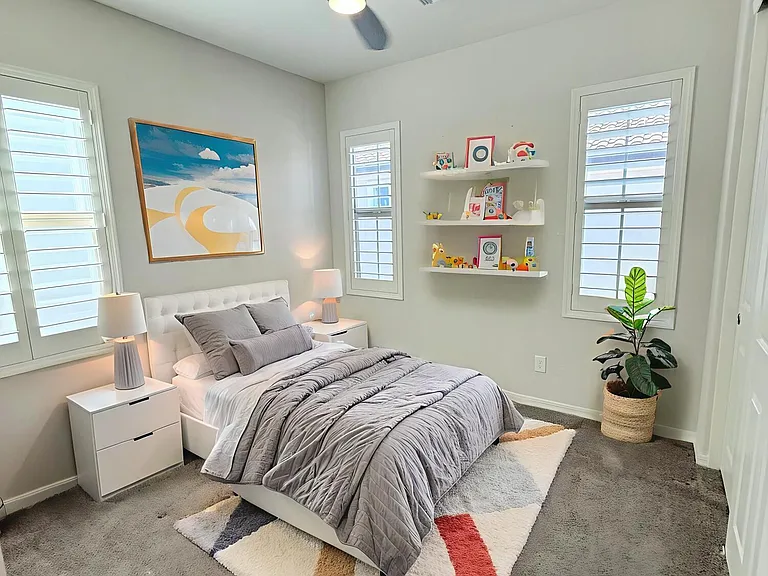2366 W Gloria Ln — Photo 43