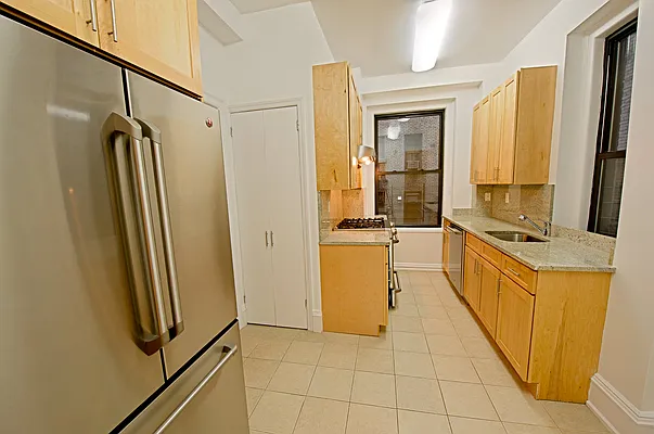 Rented by Stonehenge NYC LLC | media 42