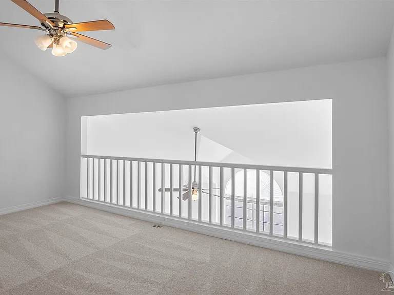 1356 Redwood Ln — Photo 17