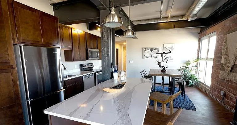 Breakers Apartments — Photo 1
