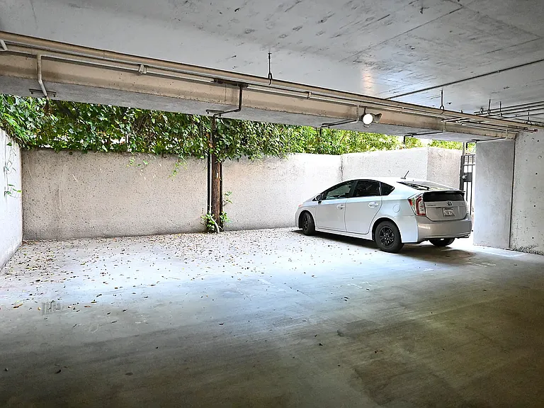 Toluca Lofts — Photo 9