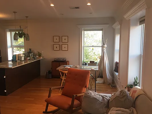 Rented by Bezell Group | media 17