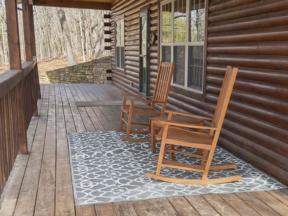 5th image of 440 Hiawatha Road