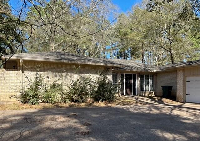 1st image of 120 Augusta Dr