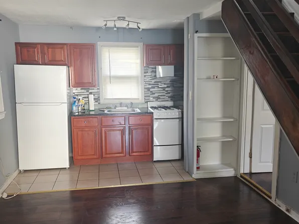 101 Walnut St #B, Morton, PA 19070