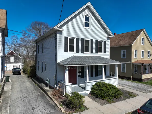 33 Lee Avenue, New London, CT 06320