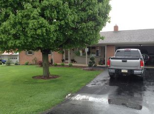 651 W Weaverland Rd, New Holland, PA 17557