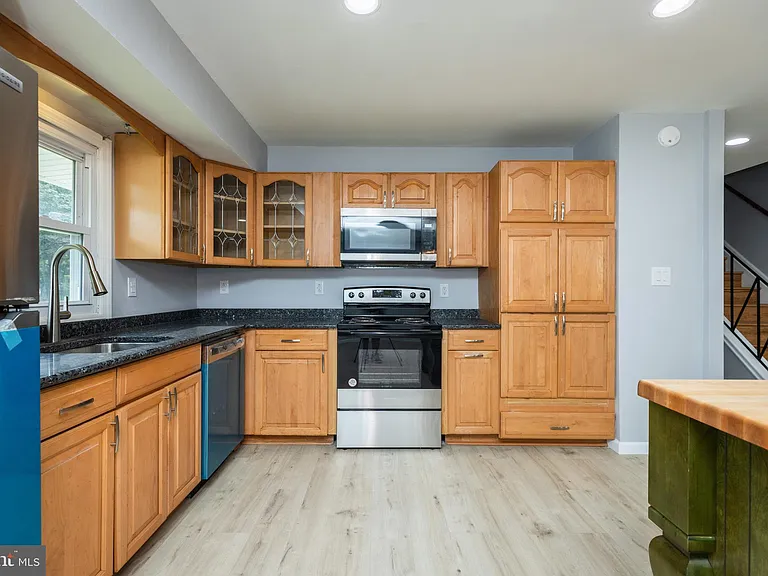 1419 Emory Rd — Photo 10