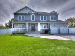 136 Awixa Ave, Bay Shore, NY 11706