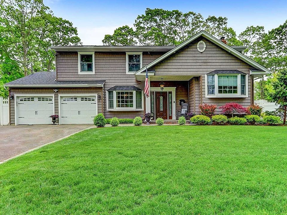 1st image of 43 Oakwood Hills Dr