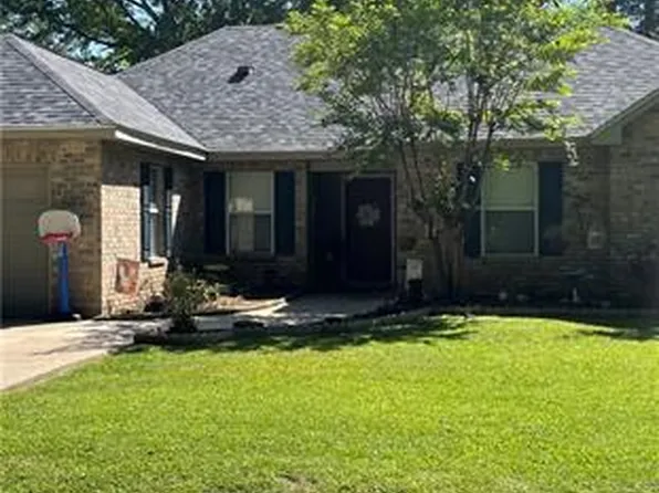2304 McNamara St, Mandeville, LA 70448