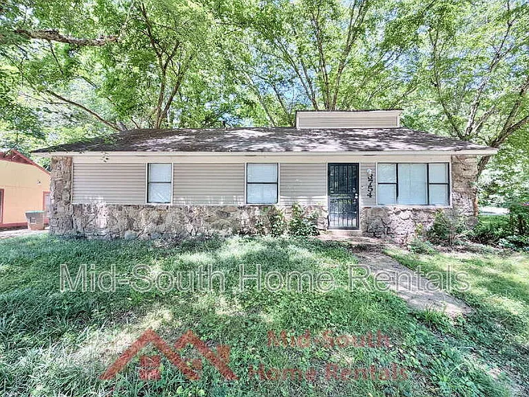 3754 Rainford Dr — Photo 2