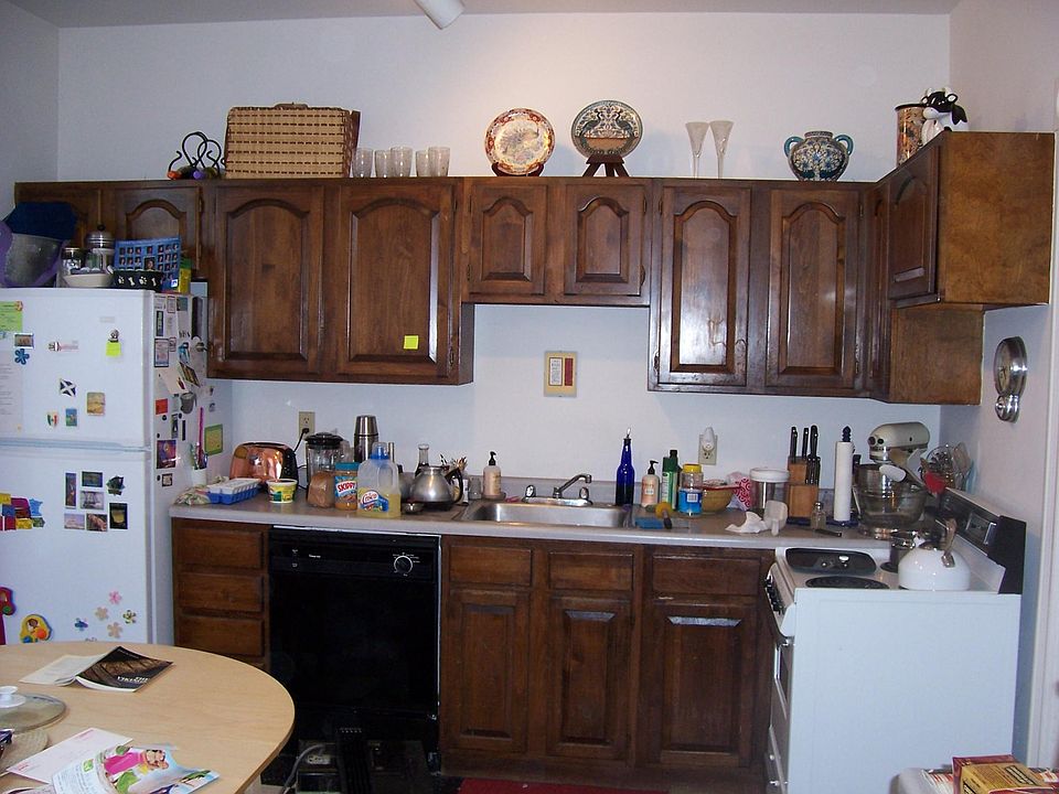 2nd image of 754 Hague Ave