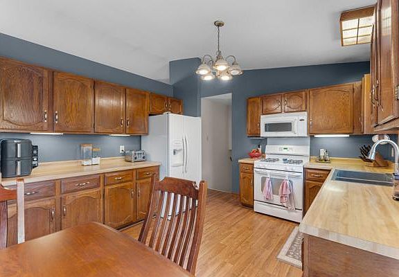 4th image of 507 3rd St NE