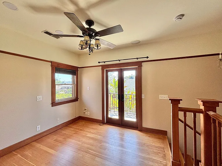 6433 Crescent St — Photo 19