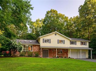 10 Russett Rd, Sandy Hook, CT 06482