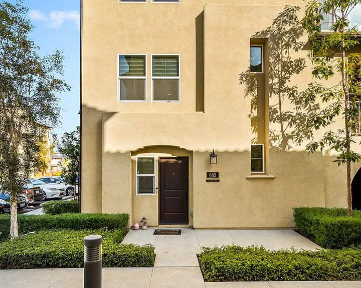 665 S Kinney Way — Photo 4