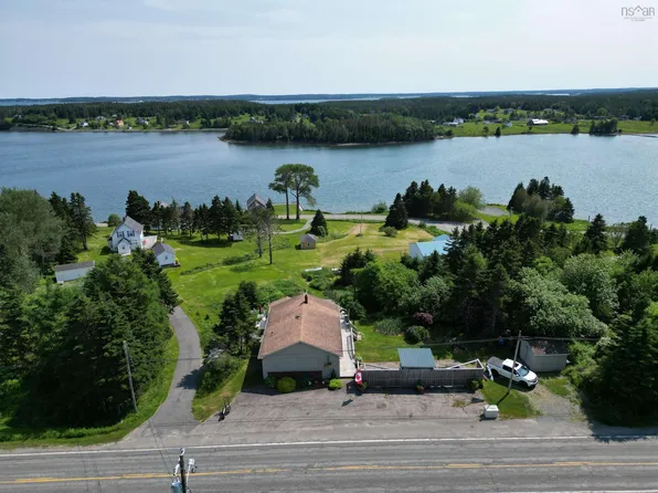 8316 High Rd #4, Richmond, NS B0E 1K0