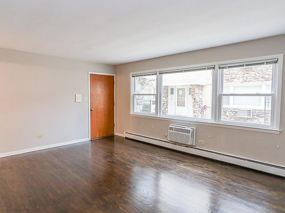5th image of 8614 W Berwyn Ave #1A