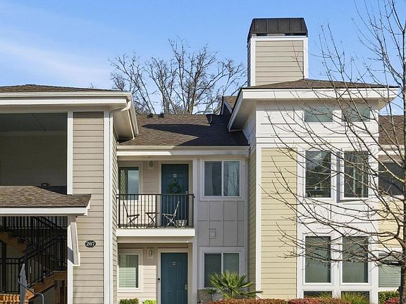 3rd image of 267 Alexandra Rd #12