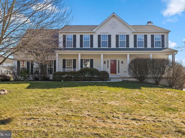 209 Larchmont Ln, West Grove, PA 19390