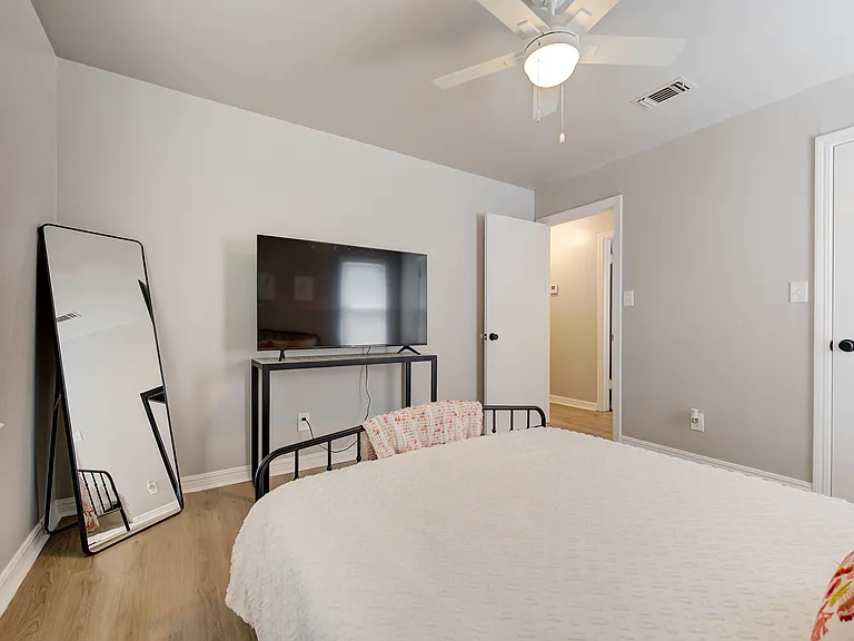 1416 Casady Ln — Photo 14