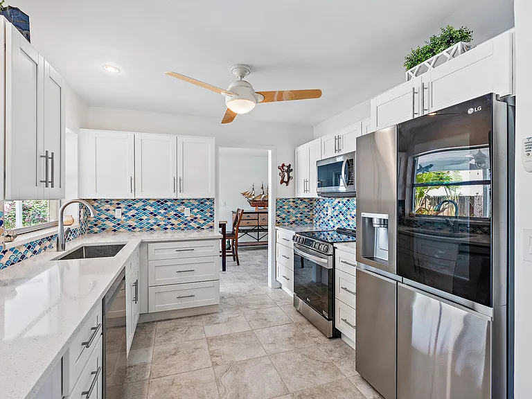 733 Waterway Dr — Photo 7