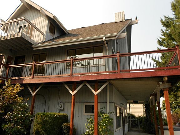 Large wrap around deck